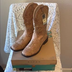 Brand new in box Roper Boots!